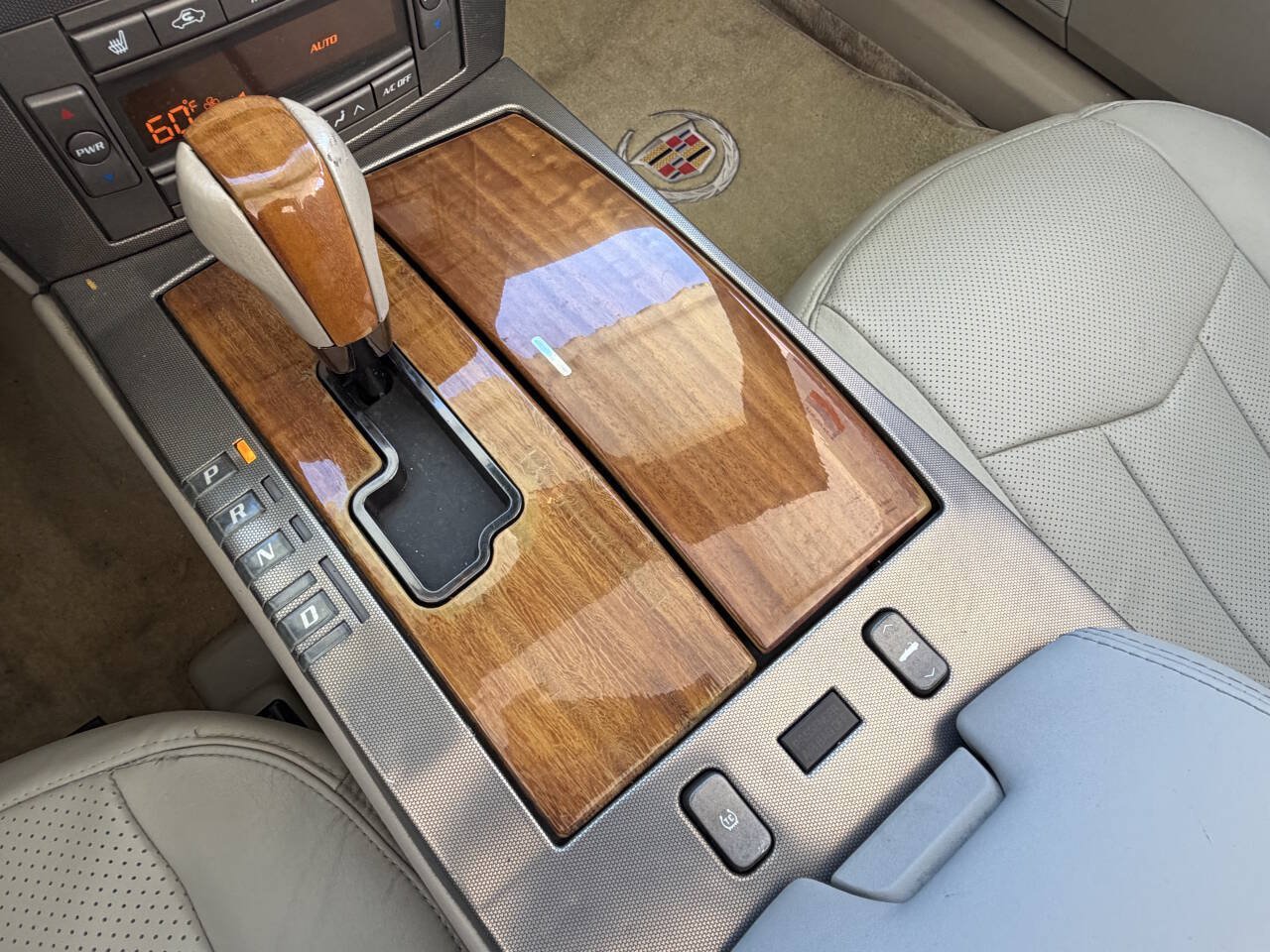 Used 2004 Cadillac XLR RWD image 14