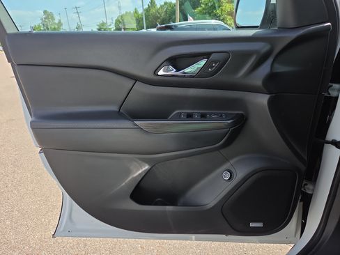 Used 2017 GMC Acadia SLT FWD image 19