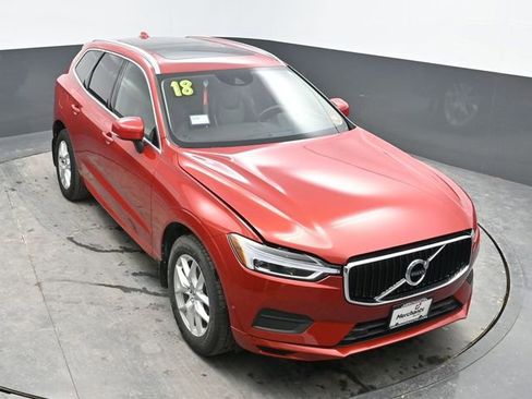 Used 2018 Volvo XC60 T5 Momentum w/ Convenience Package image 24