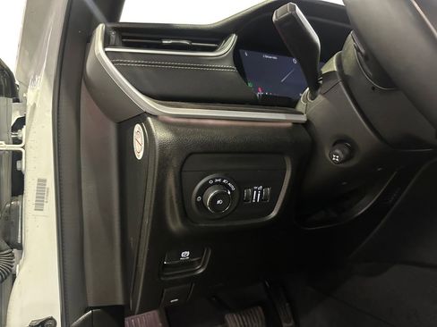 Used 2024 Jeep Grand Cherokee L Limited w/ Luxury Tech Group II image 13