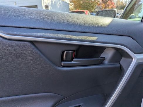 Used 2020 Toyota RAV4 LE image 24