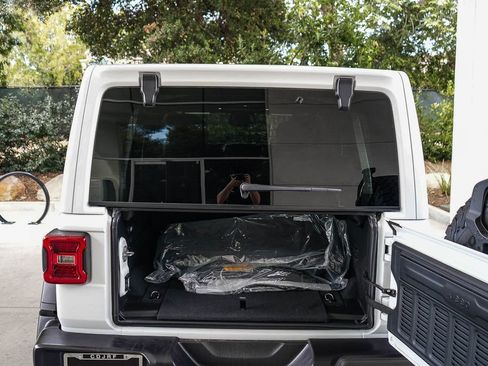 New 2026 Jeep Wrangler Unlimited Rubicon image 23