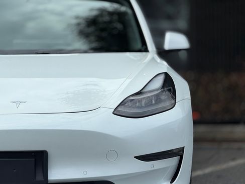 Used 2021 Tesla Model 3 Standard Range Plus image 5