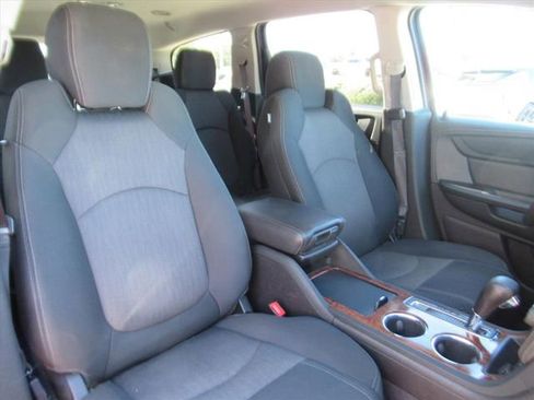 Used 2014 Chevrolet Traverse LT image 8