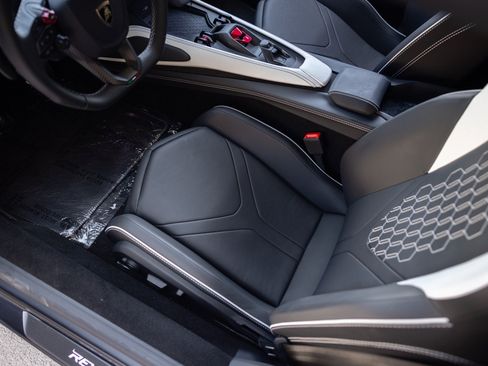 Used 2026 Lamborghini Revuelto AWD/4WD image 69