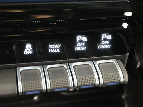 Used 2021 RAM 1500 Laramie RWD image 14
