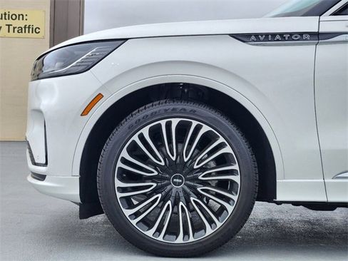New 2025 Lincoln Aviator Black Label image 9