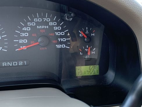 Used 2005 Ford F150 XLT AWD/4WD image 18