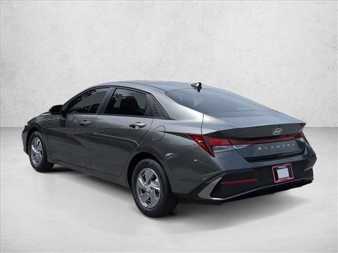 New 2026 Hyundai Elantra SE FWD image 6