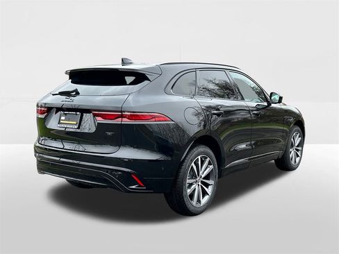 New 2026 Jaguar F-PACE R-Dynamic S image 4