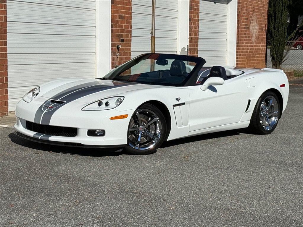 Used 2013 Chevrolet Corvette Grand Sport w/ 4LT Preferred Equipment Group RWD image 14