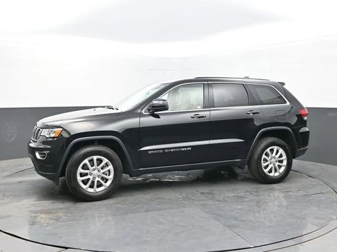 Used 2022 Jeep Grand Cherokee Laredo E AWD/4WD image 2