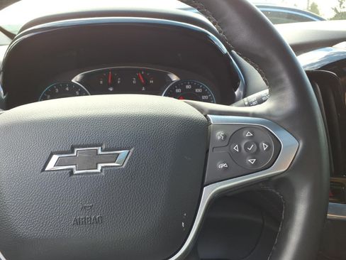 Used 2023 Chevrolet Traverse RS AWD/4WD image 25
