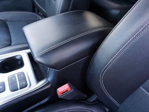 Certified 2022 Ford Explorer Limited w/ Limited Technology Package image 30