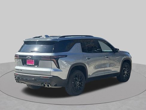 Used 2026 Chevrolet Traverse LT w/ Midnight/Sport Edition AWD/4WD image 5