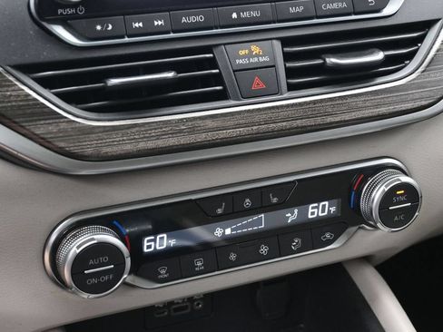 Used 2019 Nissan Altima 2.5 Platinum AWD/4WD image 17
