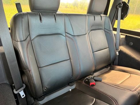 Used 2018 Jeep Wrangler Rubicon AWD/4WD image 19