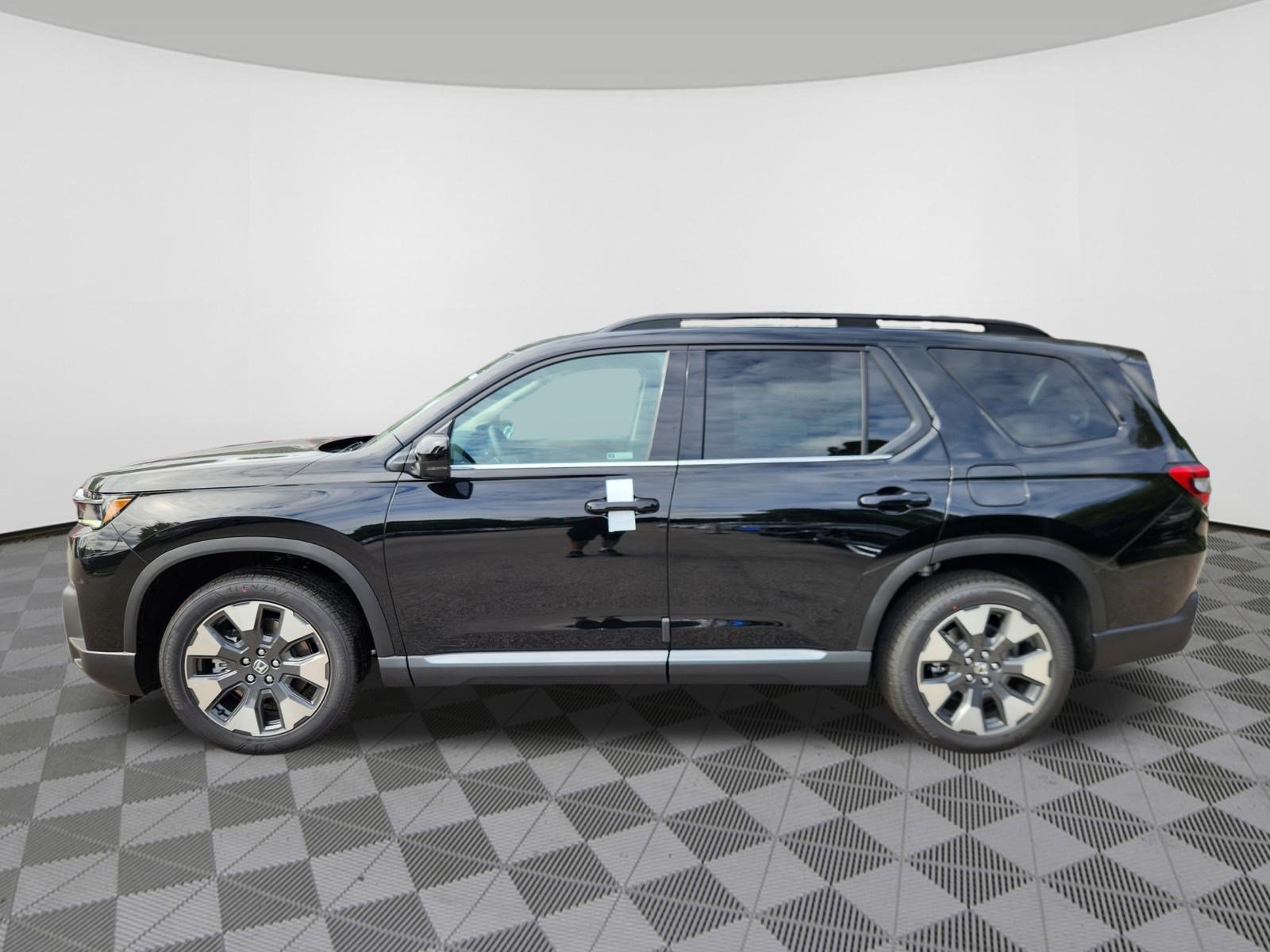 New 2026 Honda Pilot Touring image 5
