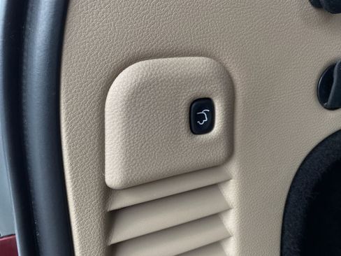 Used 2018 Jeep Grand Cherokee Limited w/ Luxury Group II image 24