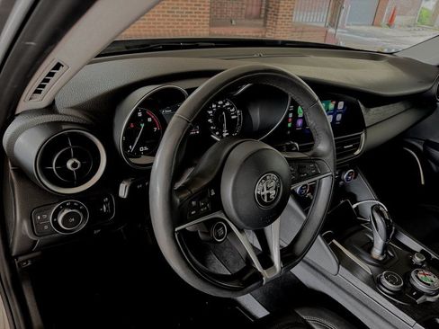 Used 2019 Alfa Romeo Giulia AWD image 16