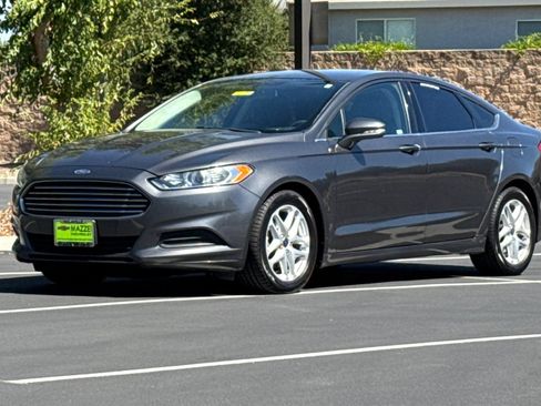 Used 2015 Ford Fusion SE FWD image 16