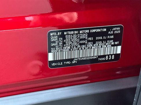 New 2025 Mitsubishi Outlander SE image 28