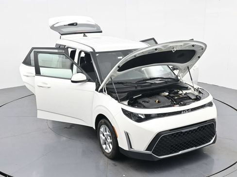 Used 2025 Kia Soul LX w/ LX Technology Package FWD image 38