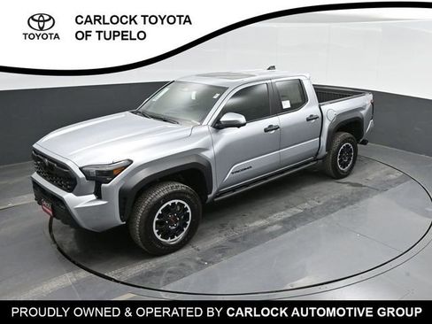 Used 2025 Toyota Tacoma TRD Off-Road w/ TRD Off Road Premium Package AWD/4WD image 39