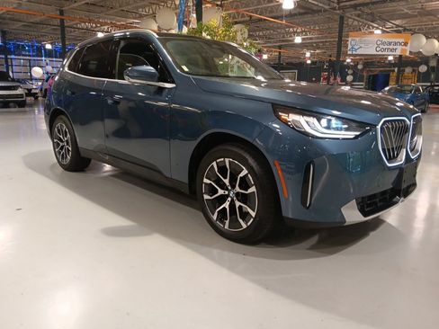 Used 2025 BMW X3 xDrive30i w/ Premium Package AWD/4WD image 9