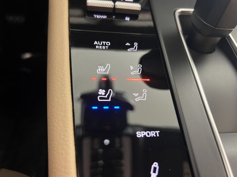 Certified 2024 Porsche Macan S AWD/4WD image 23