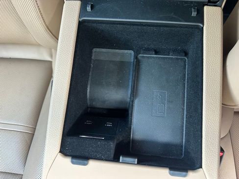 Used 2023 Porsche Cayenne Platinum Edition image 29