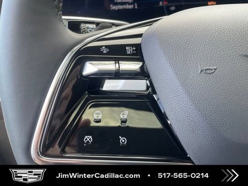 Certified 2025 Cadillac Optiq Luxury 2 w/ LPO, Floor Liner Package AWD/4WD image 29