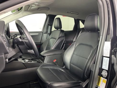 Used 2025 Ford Escape Platinum image 4