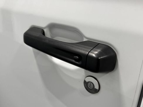 Used 2022 Jeep Wrangler Unlimited Sahara w/ Cold Weather Group image 10