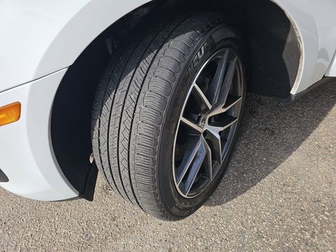 Used 2024 Porsche Macan image 34