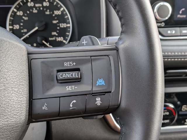 Used 2025 Nissan Rogue SV FWD image 25