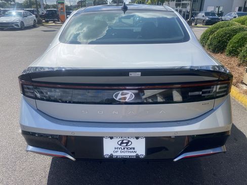 New 2025 Hyundai Sonata Limited image 3