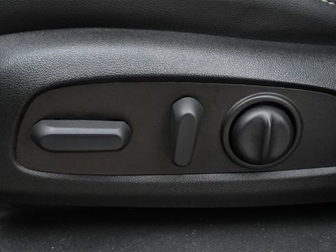 Used 2022 Chevrolet Traverse Premier w/ Redline Edition image 15