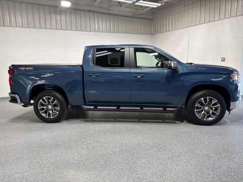 Used 2024 Chevrolet Silverado 1500 LT AWD/4WD image 8
