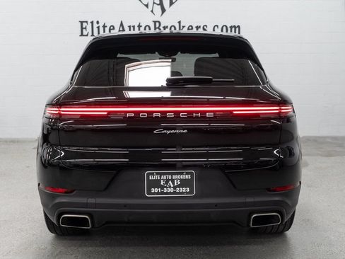 Used 2024 Porsche Cayenne AWD/4WD image 4