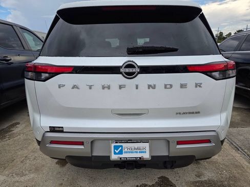 Used 2025 Nissan Pathfinder Platinum FWD image 5
