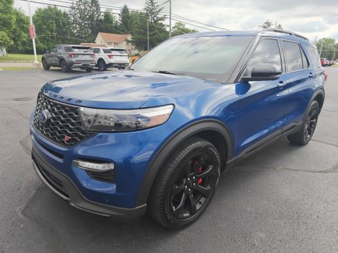 Used 2023 Ford Explorer ST w/ Equipment Group 401A AWD/4WD image 2