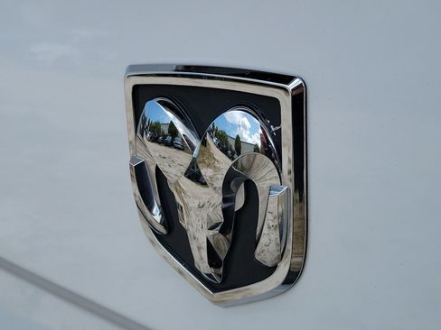 Used 2019 RAM 1500 Laramie w/ Convenience Group RWD image 6