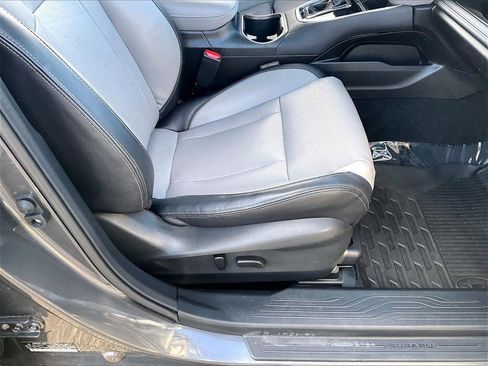Used 2023 Subaru Outback Limited image 35