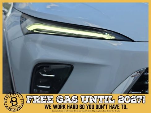 New 2027 Buick Enclave Avenir w/ LPO, Floor Liner Package FWD image 10