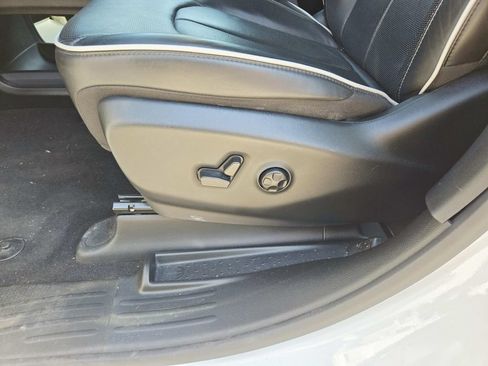Certified 2024 Chrysler Pacifica Limited w/ S Appearance Package AWD/4WD image 41