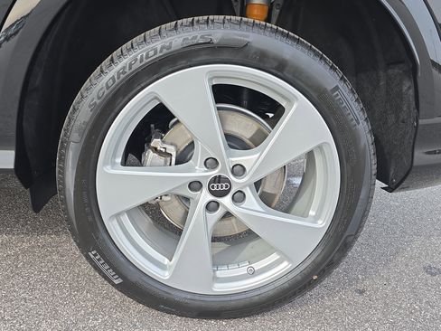 New 2025 Audi Q5 Premium Plus image 32