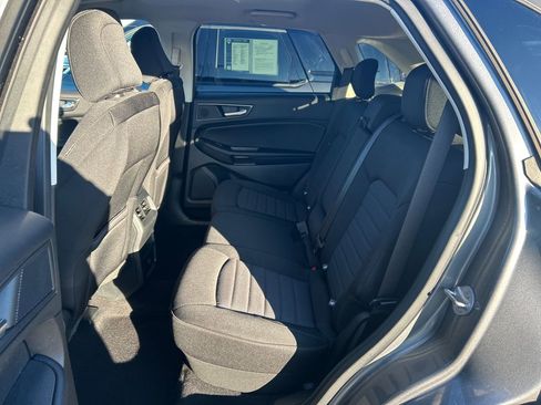 Used 2022 Ford Edge SE w/ Black Appearance Package image 19