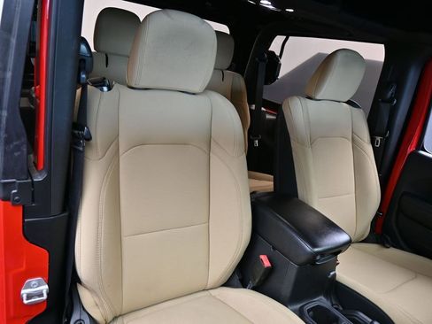 Used 2019 Jeep Wrangler Sport AWD/4WD image 42