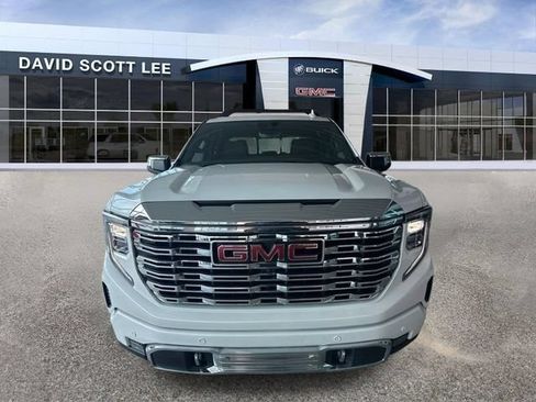 Used 2023 GMC Sierra 1500 Denali AWD/4WD image 2